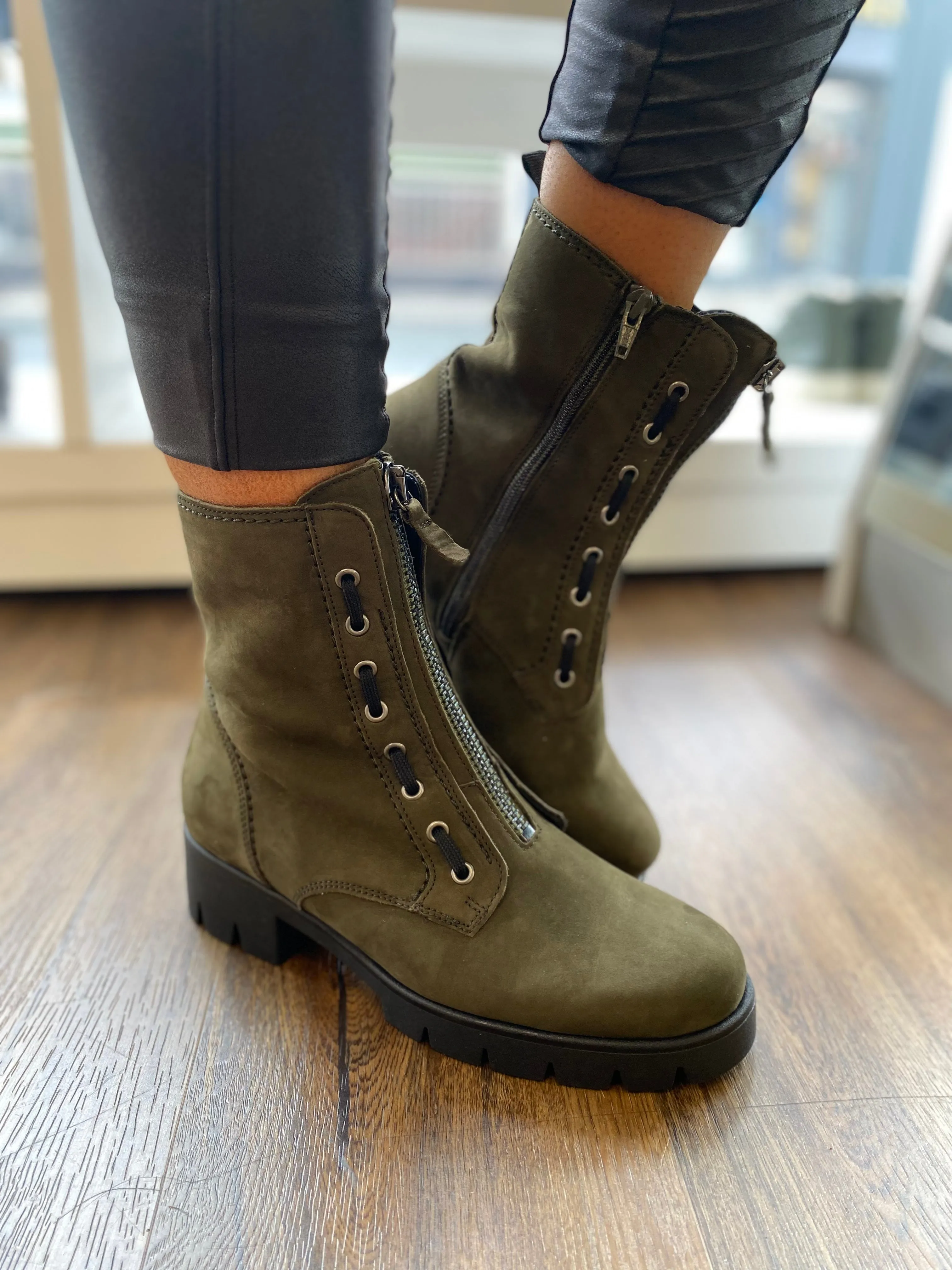 GABOR SUEDE LACE UP BOOT 31.716.39