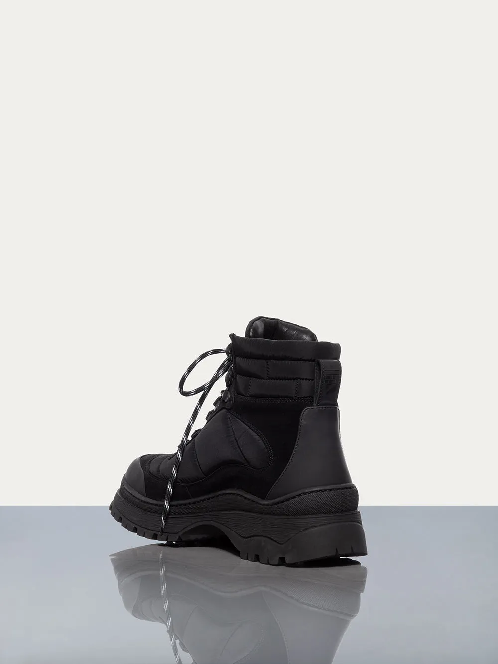 Hiking Lug Sole Boot -- Noir