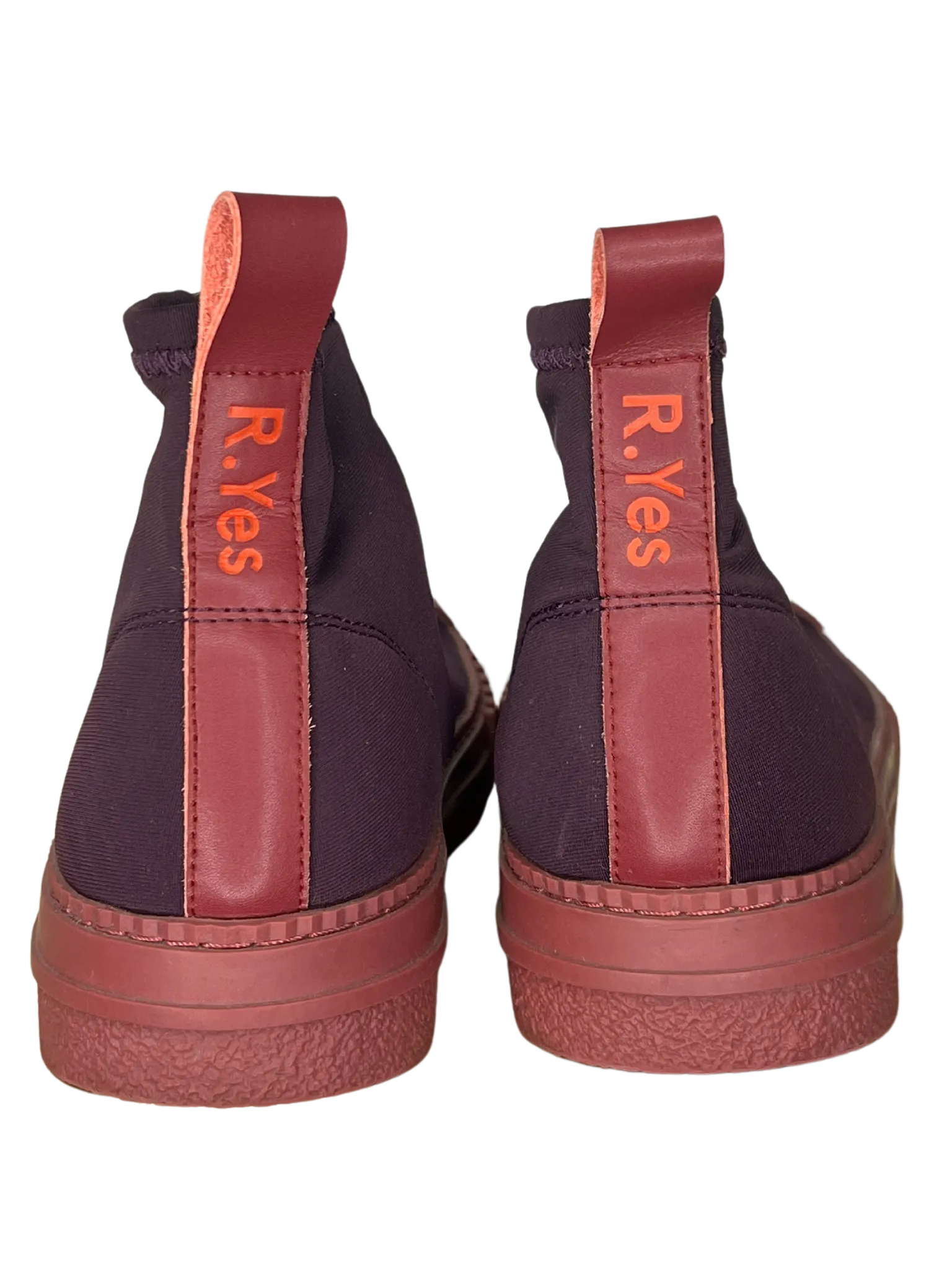 Size 37 - Radical Yes Burgundy Shoes